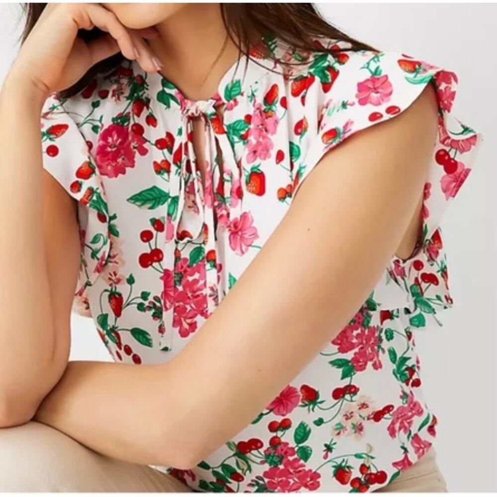 Ann Taylor 2025 Fruit Print Flutter Sleeve Top L Cherry Strawberry Novelty Print